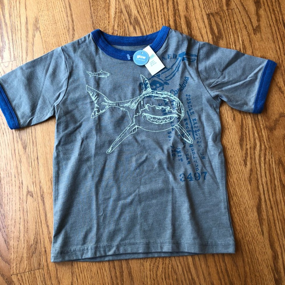 NWT GAP glow-in-the-dark shark shirt boys 4T